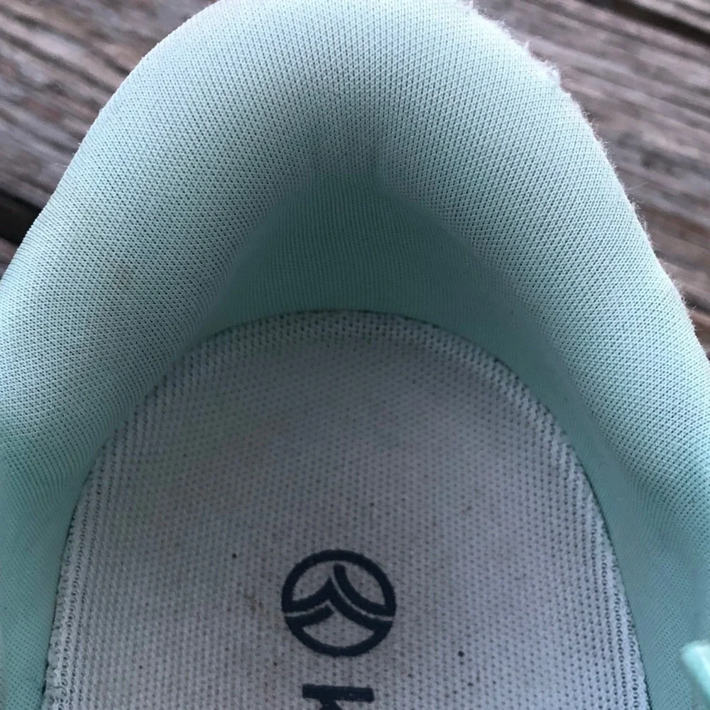 Kizik Lima Sneakers Green Womens 11 Mens 9.5 Spearmint Hands Free Knit Shoes